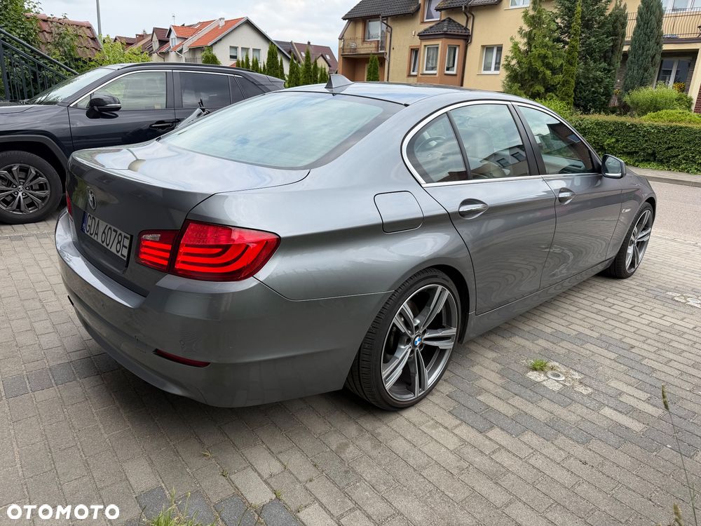 BMW Seria 5 523i - 4
