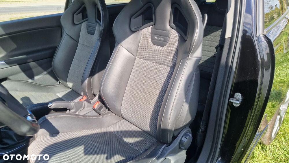 Opel Corsa 1.6 Turbo OPC - 4