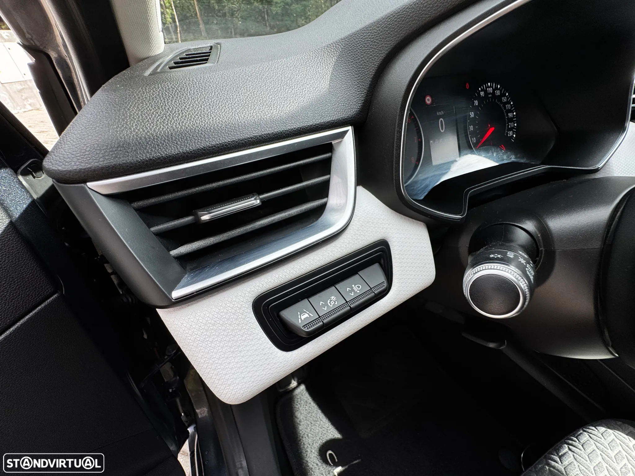 Renault Clio 1.0 TCe Limited - 19