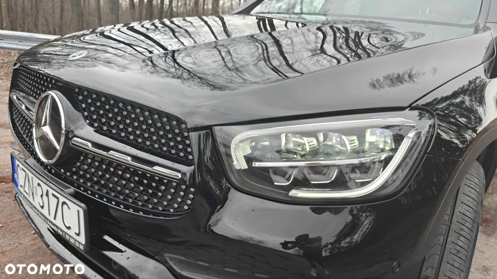 Mercedes-Benz GLC 300 4Matic 9G-TRONIC AMG Line - 20