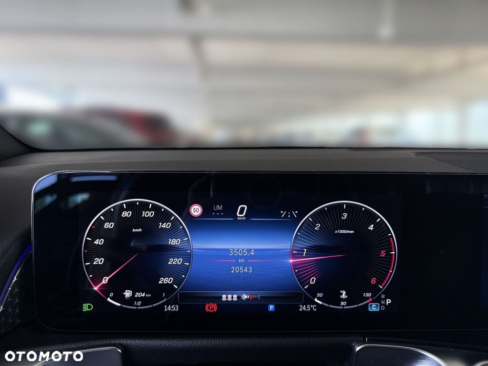 Mercedes-Benz GLB - 13