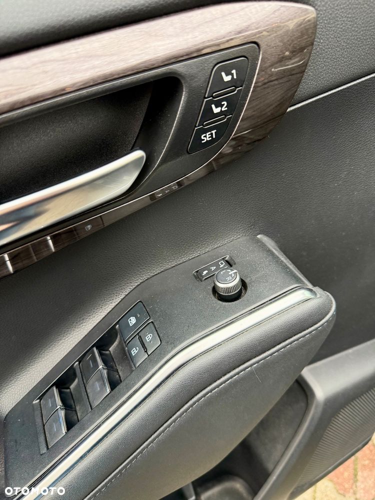 Toyota Highlander 2.5 Hybrid Executive - 17