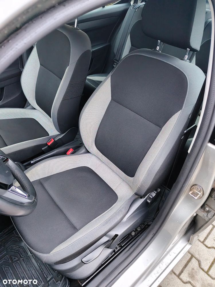 Skoda Fabia 1.0 Ambition - 11