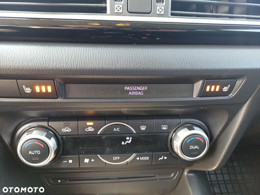 Mazda 3 SKYACTIV-G 120 NAKAMA - 28