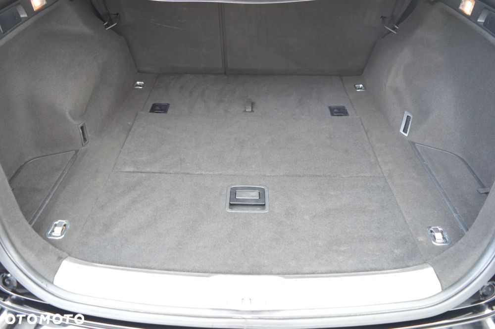 Hyundai i40 Kombi blue 1.6 Family+ - 13