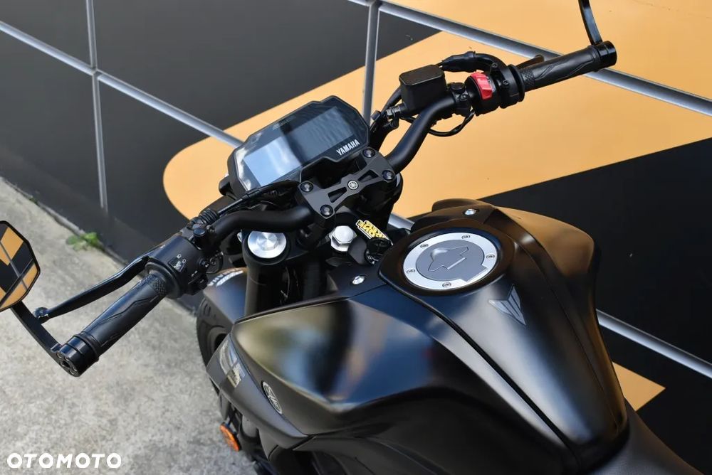 Yamaha MT - 12