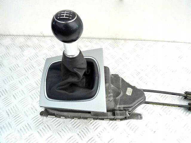 LEWAREK GAŁKA ZMIANY BIEGÓW AUDI A3 8P LIFT 09R FV - 2