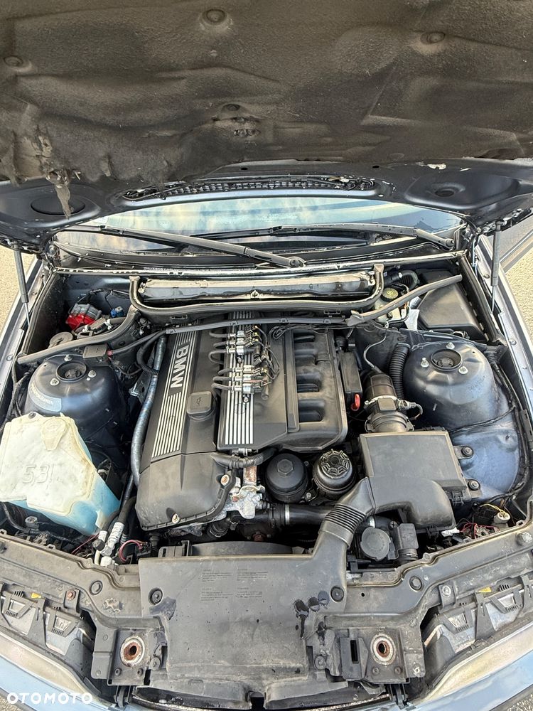 BMW Seria 3 320i - 10