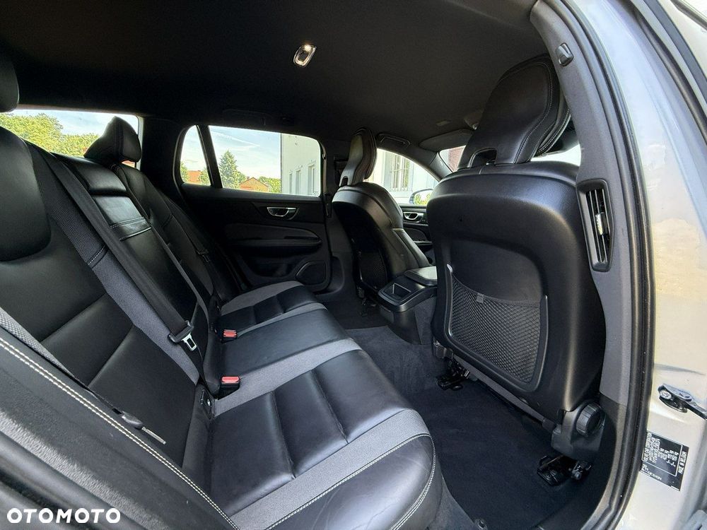Volvo V60 T4 Geartronic R-Design - 8