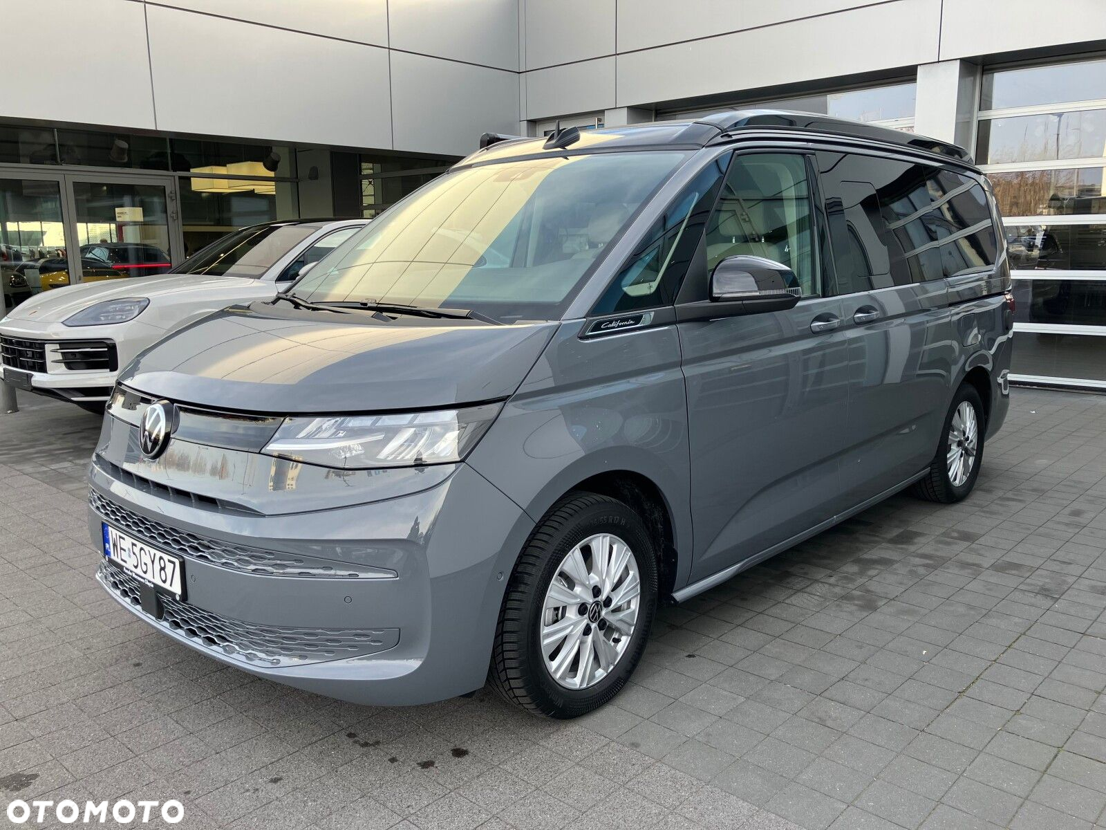 Volkswagen california Nowa California Beach silnik: 2,0 l TSI OPF 204 KM / skrzynia biegów: 7-biegowa DSG rozstaw osi: 3124 mm - 6