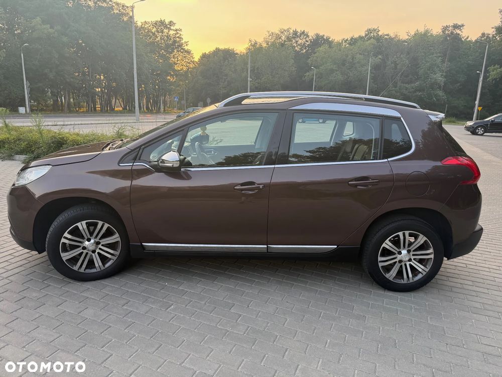Peugeot 2008 1.2 Pure Tech Allure S&S - 7