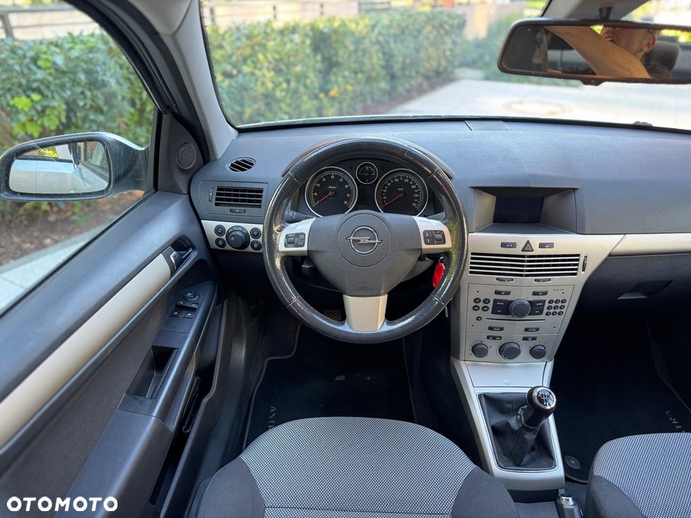 Opel Astra 1.6 Enjoy - 14