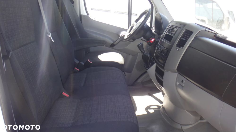 Mercedes-Benz Sprinter - 11