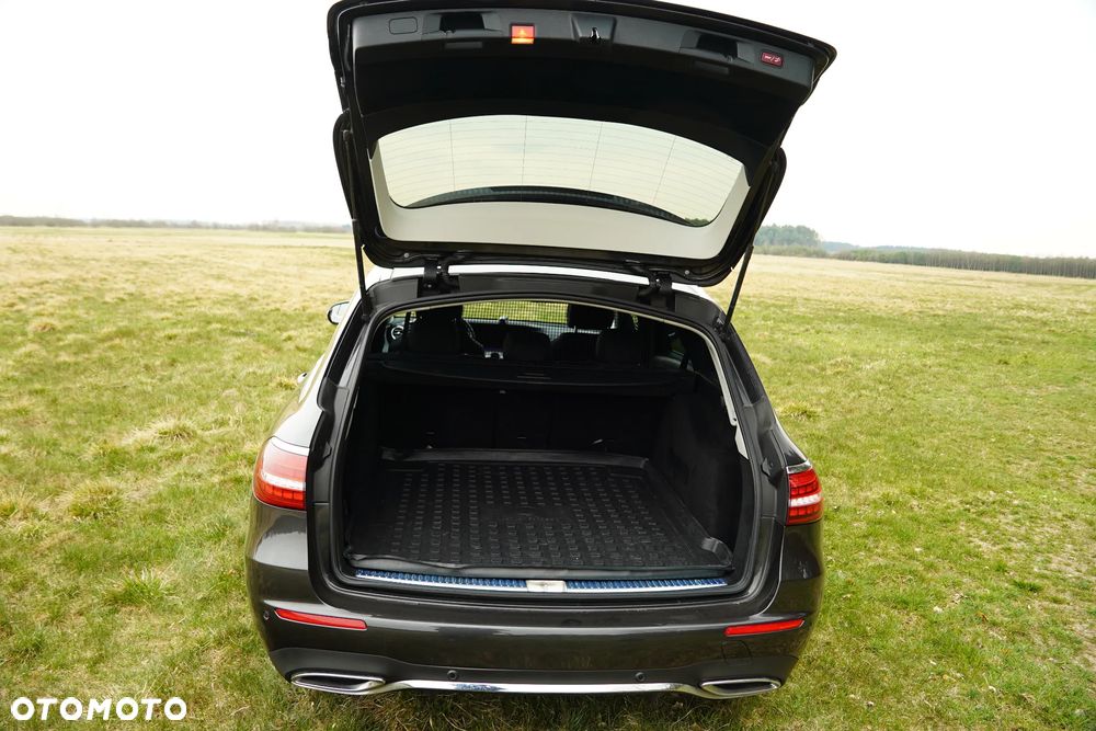 Mercedes-Benz Klasa E 220 d 4-Matic AMG - 19
