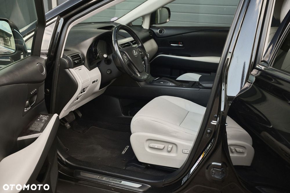 Lexus RX - 12