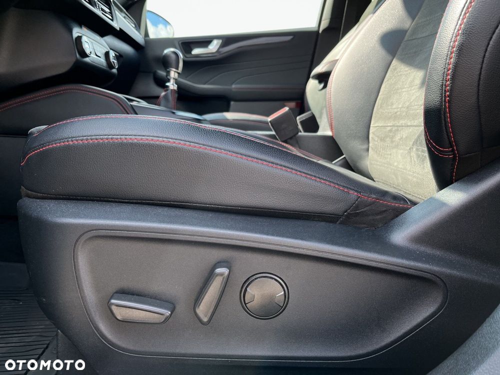 Ford Kuga - 12