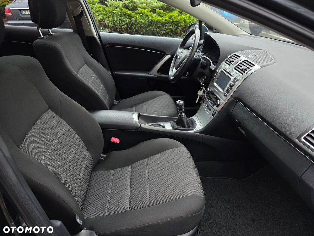 Toyota Avensis 1.8 Premium - 28