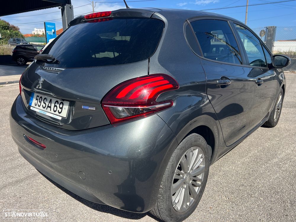 Peugeot 208 1.2 PureTech Style - 18
