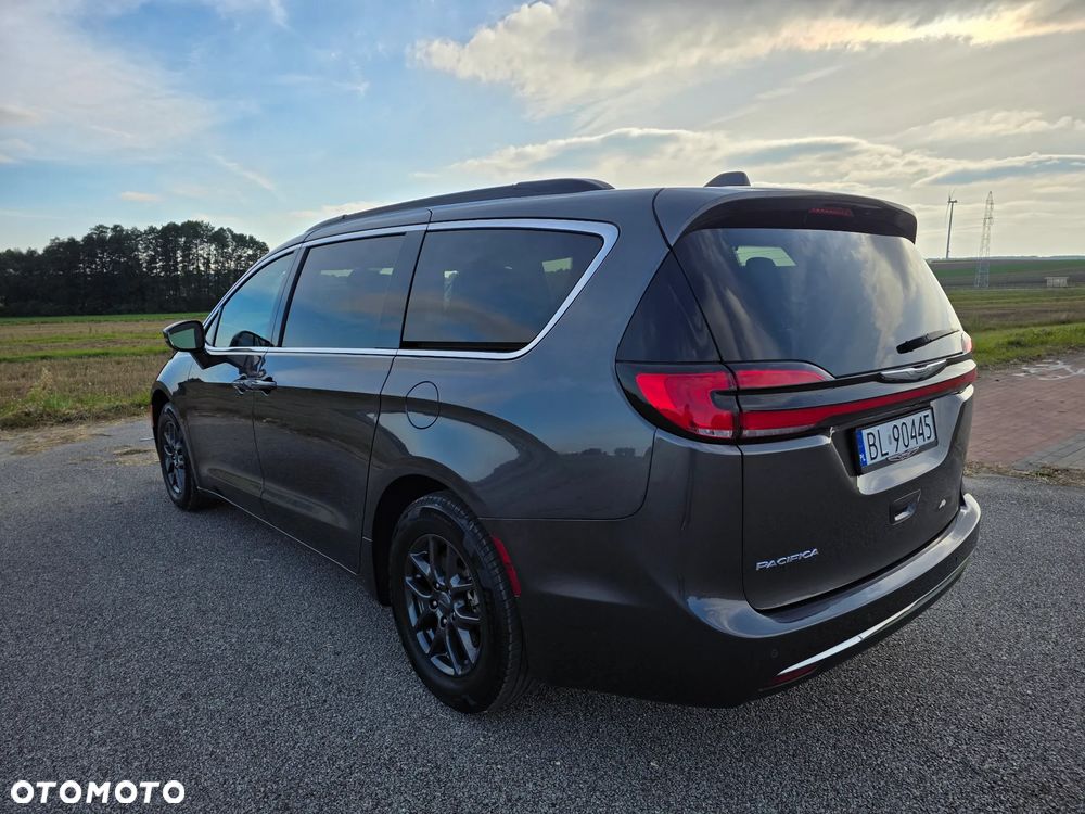 Chrysler Pacifica - 36