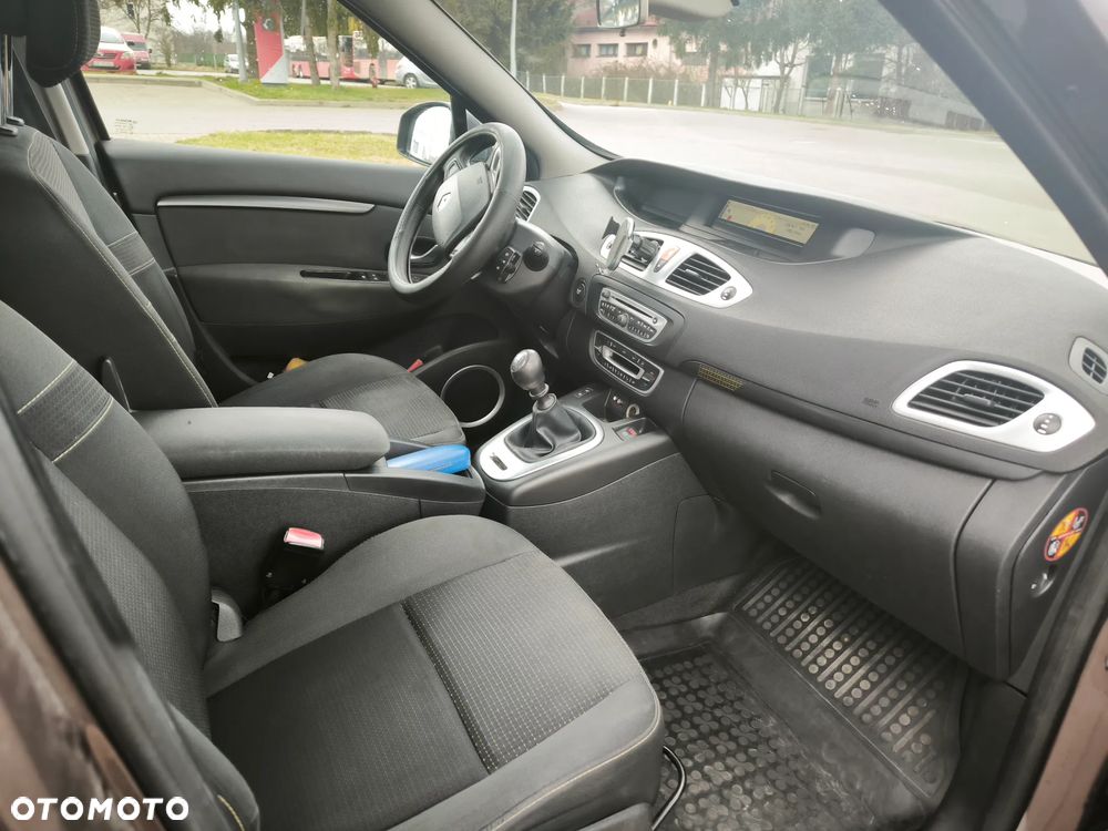 Renault Grand Scenic 1.6 16V 110 Expression - 9