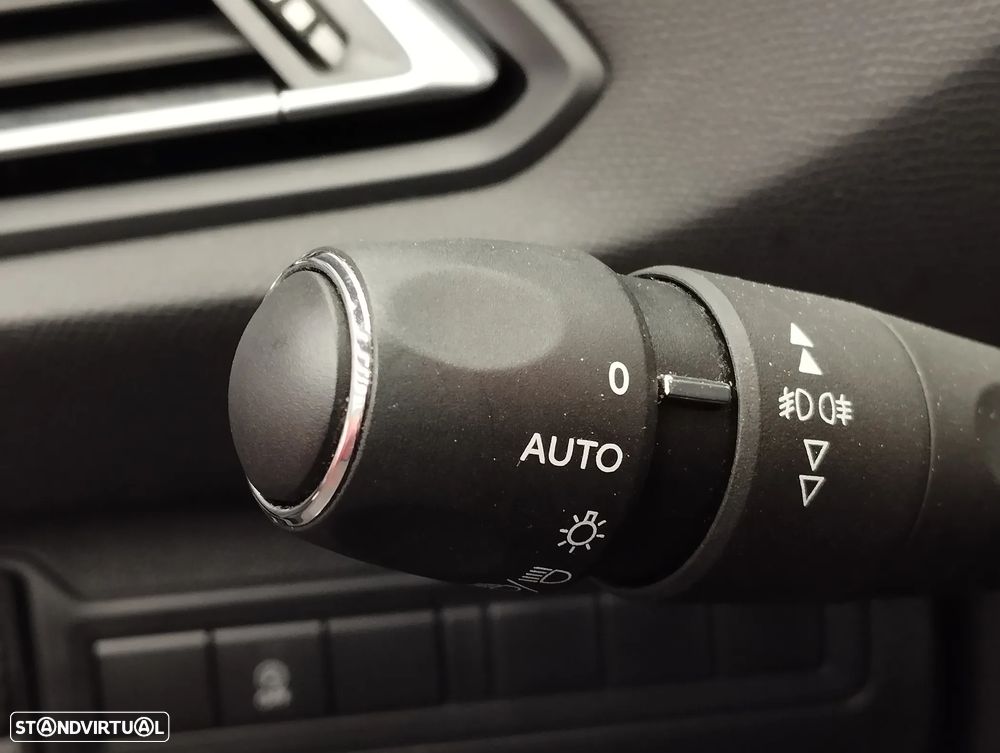Peugeot 308 SW 1.5 BlueHDi Style - 21