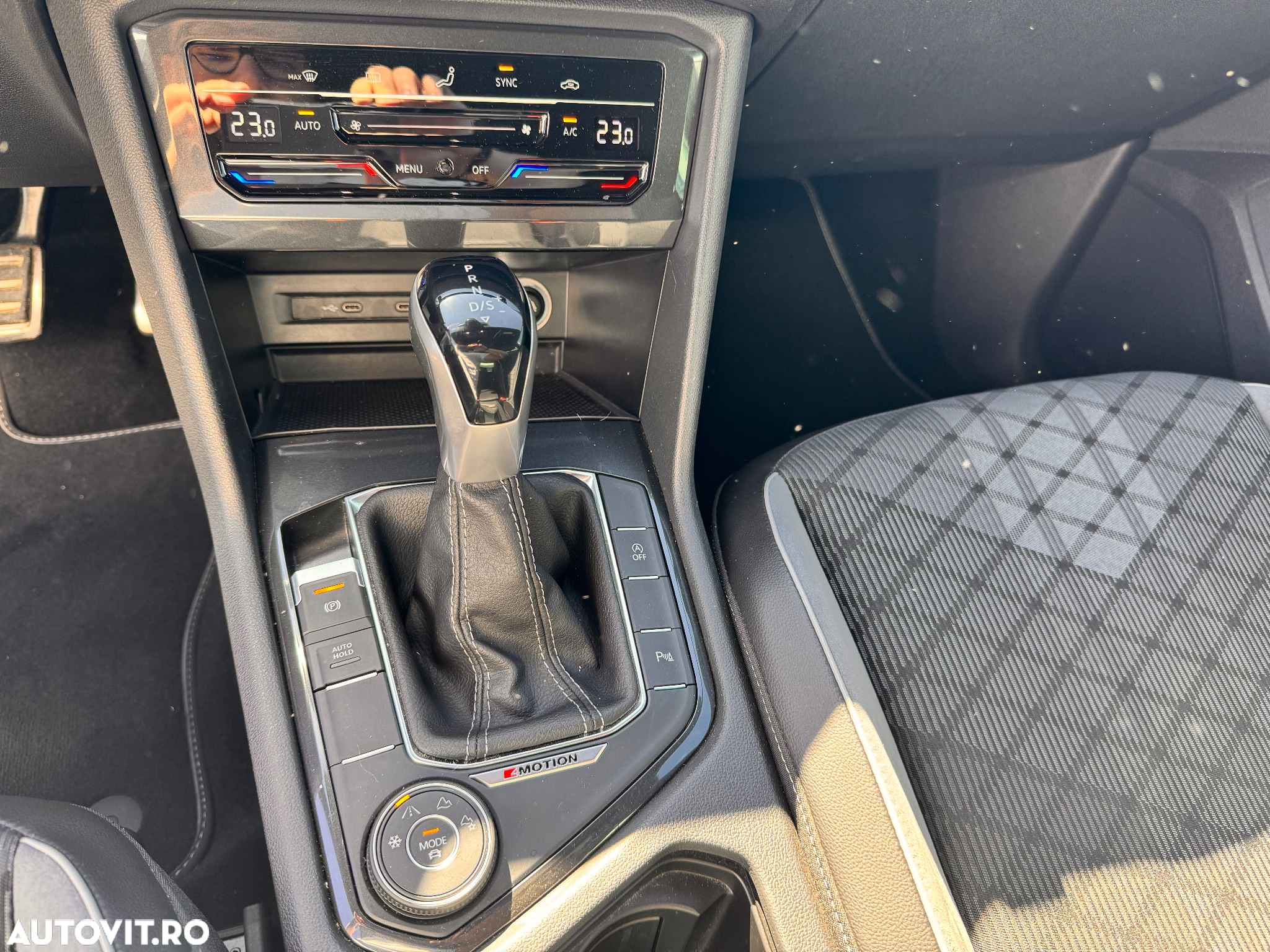 Volkswagen Tiguan 2.0 TDI SCR DSG 4Motion R-Line - 11