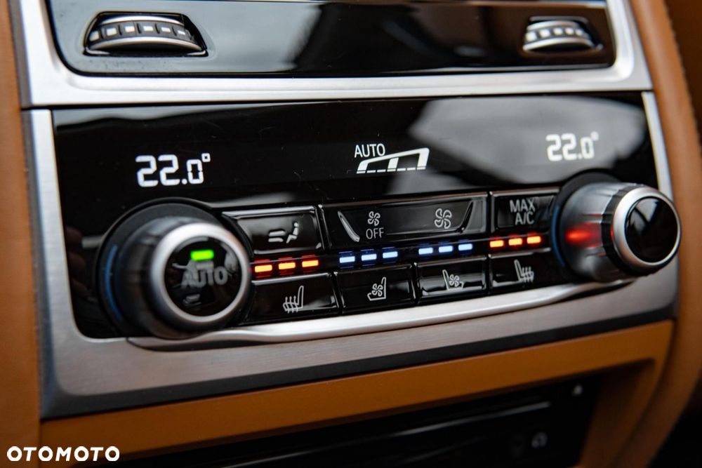 BMW Seria 7 740Li xDrive - 35