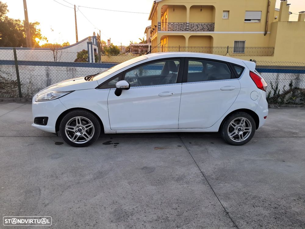 Ford Fiesta 1.5 TDCi Titanium - 4
