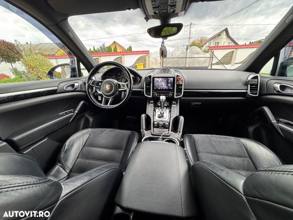 Porsche Cayenne - 12