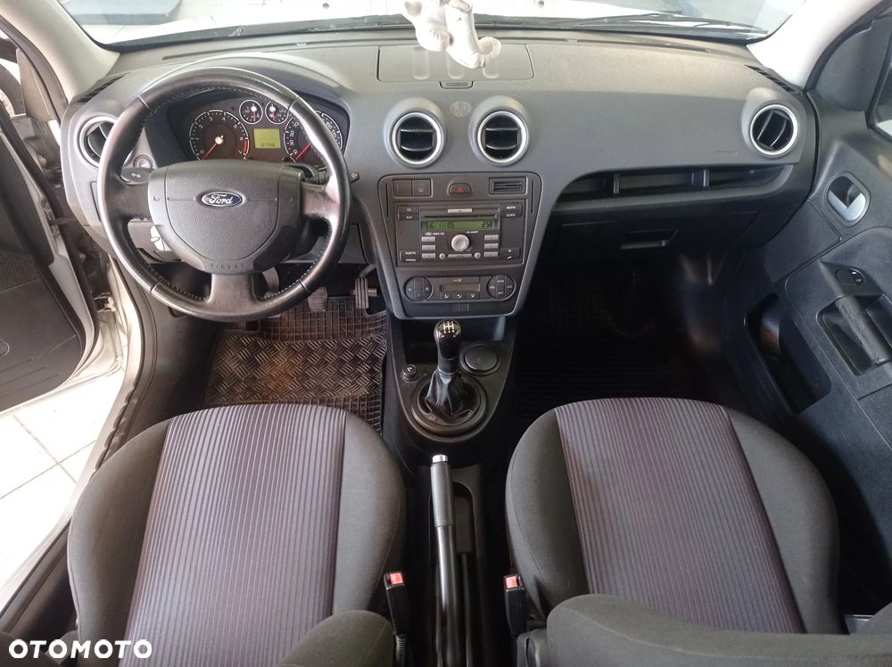 Ford Fusion 1.4 + - 11