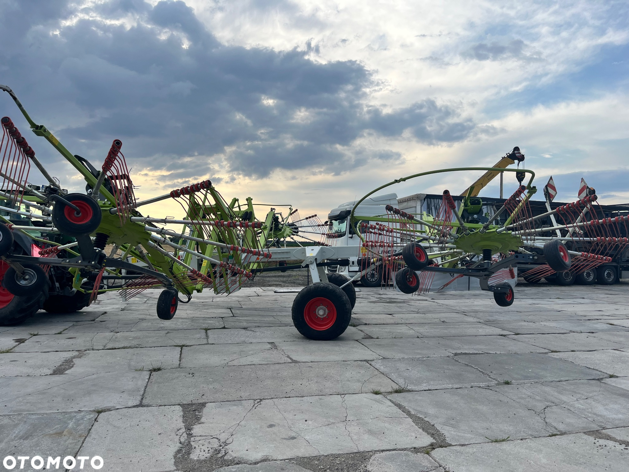 Claas Liner 4000 / zgrabiarka / 4 wirnikowa / 15 metrów / komputer ISOBUS - 11