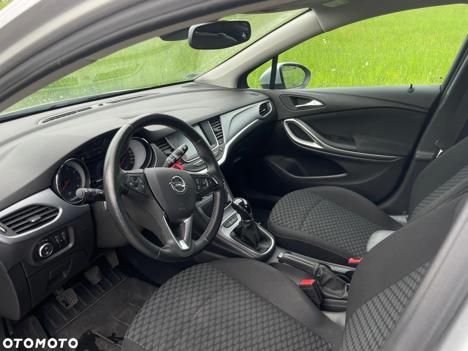 Opel Astra V 1.4 T Dynamic - 11