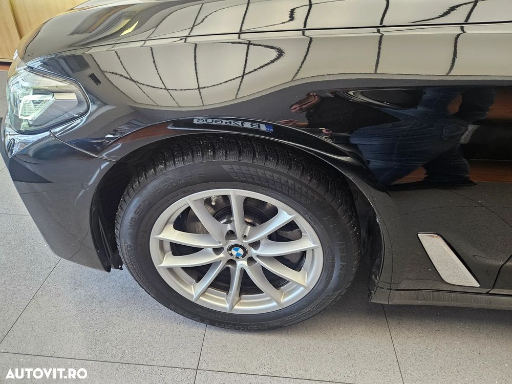 BMW Seria 5 520d xDrive AT MHEV - 8