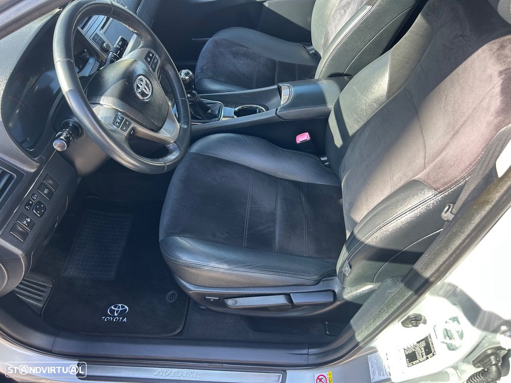 Toyota Avensis SD 2.0 D-4D Luxury+Navi - 8