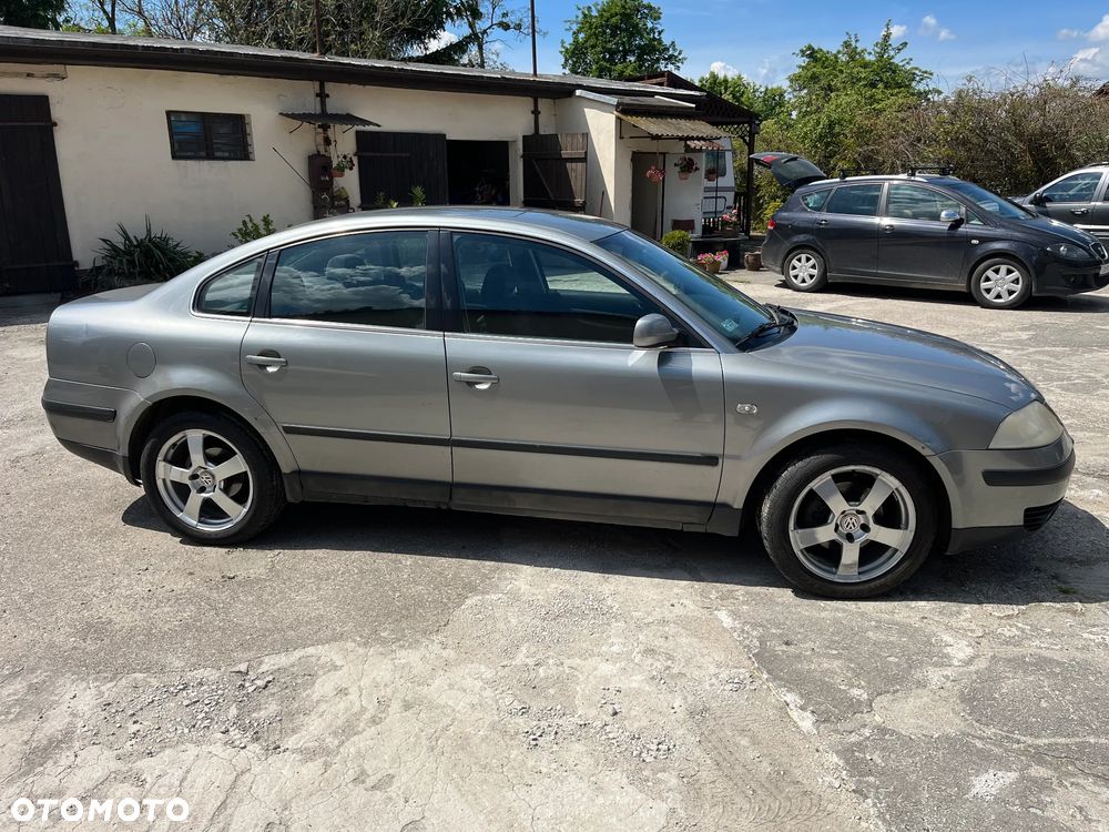 Volkswagen Passat 1.9 TDI Basis - 3