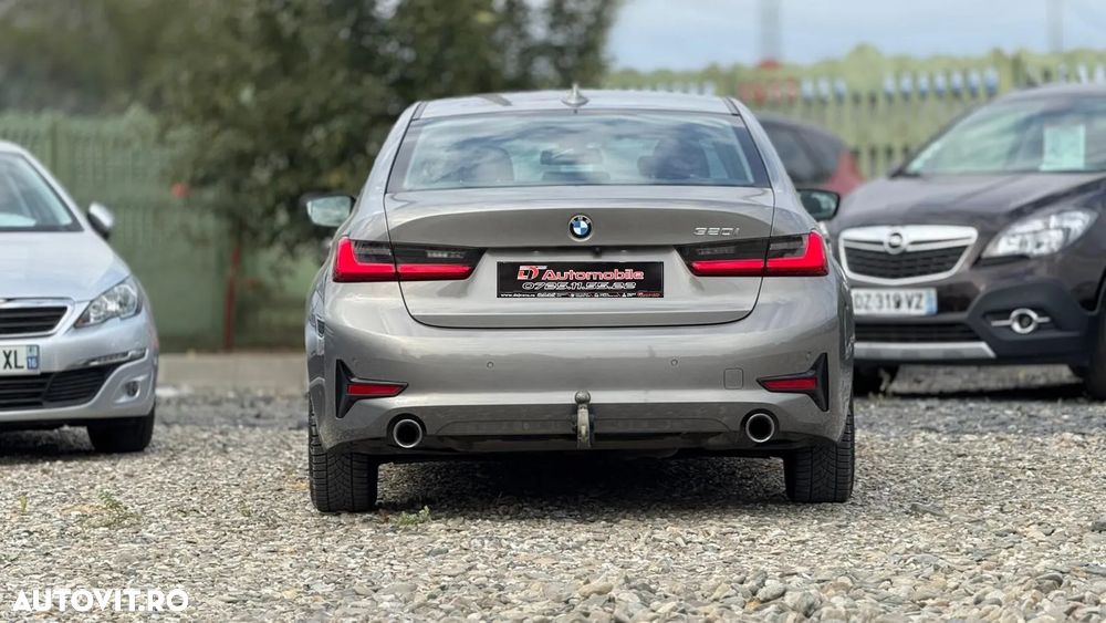 BMW Seria 3 320i Aut. Sport Line - 6