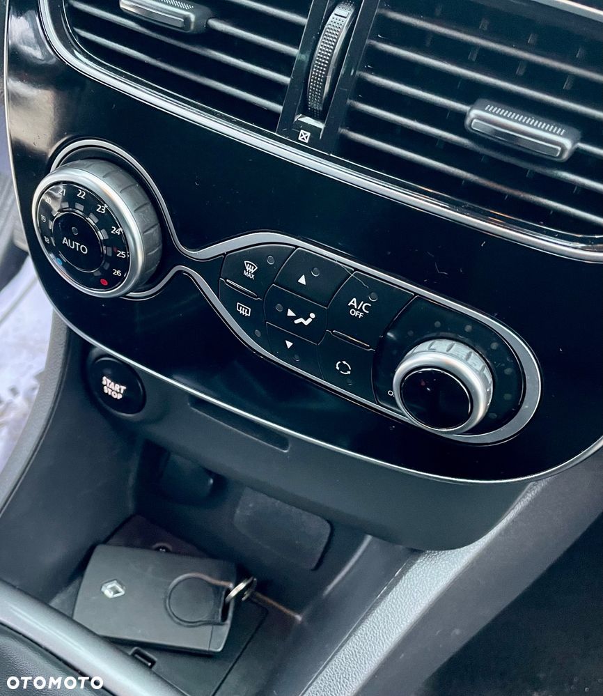 Renault Clio 1.2 16V 75 Luxe - 27