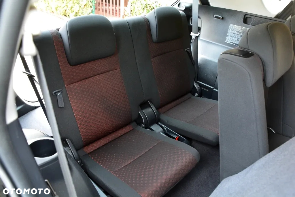 Toyota Verso 1.8 Sol plus NAVI 7os - 8