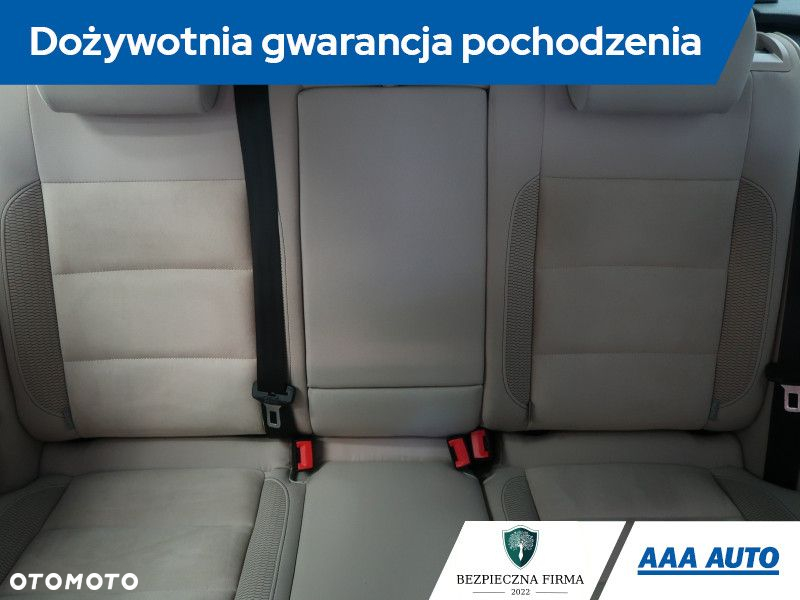 Volkswagen Golf - 11