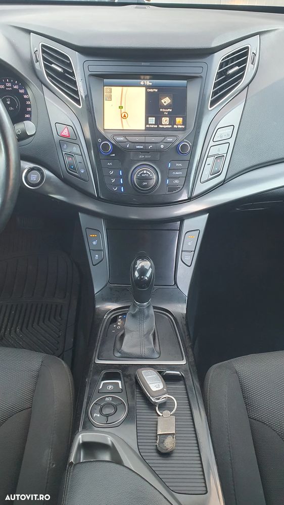 Hyundai i40 Kombi 1.7 CRDi DCT Premium - 11