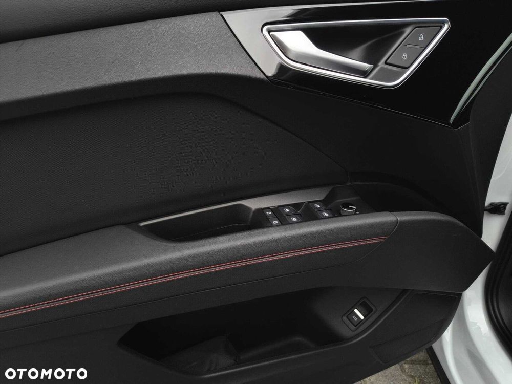 Audi Q4 e-tron - 14