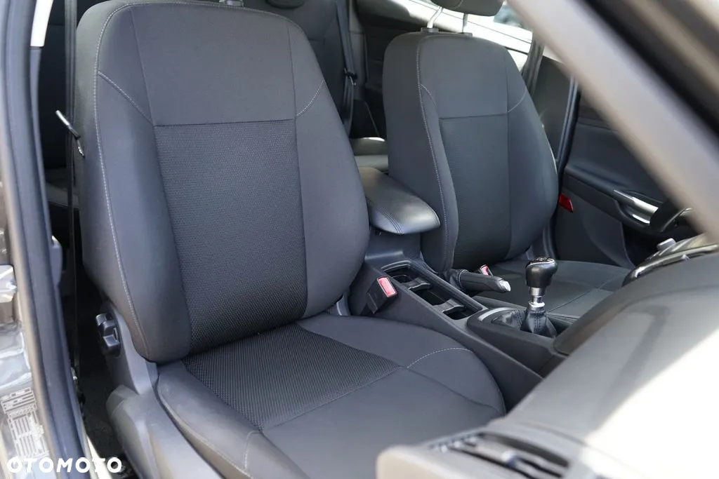 Ford Focus 1.5 TDCi SYNC Edition - 19