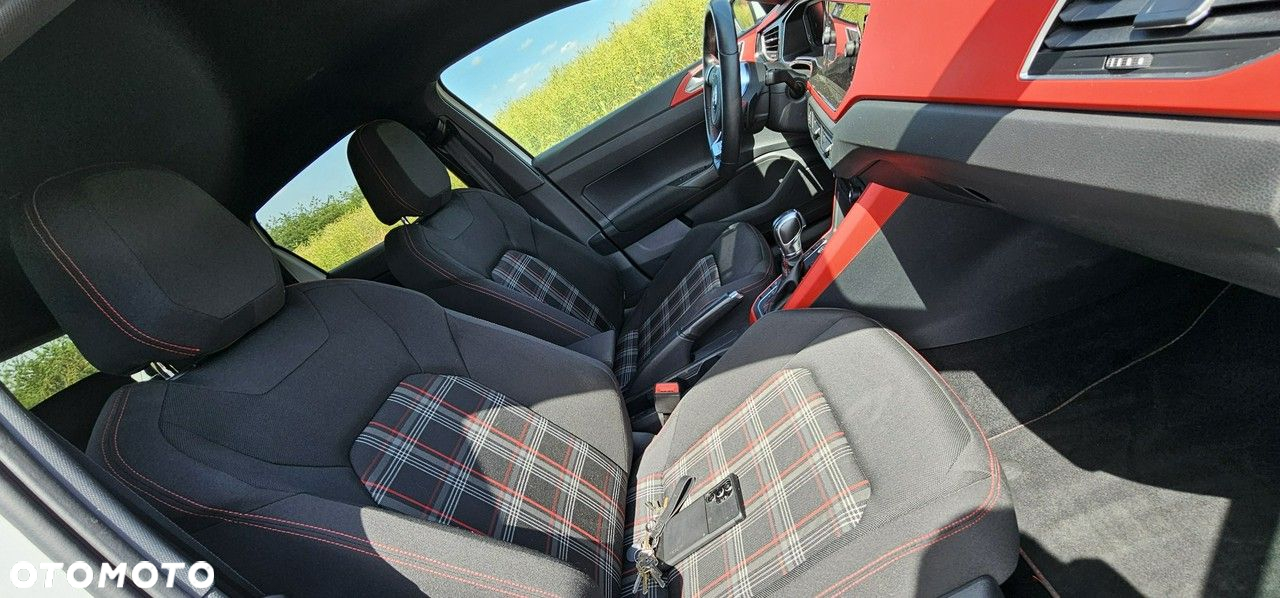 Volkswagen Polo - 10