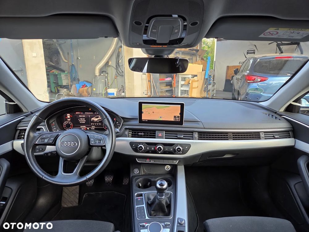 Audi A4 Limousine 1.4 TFSI Sport - 14