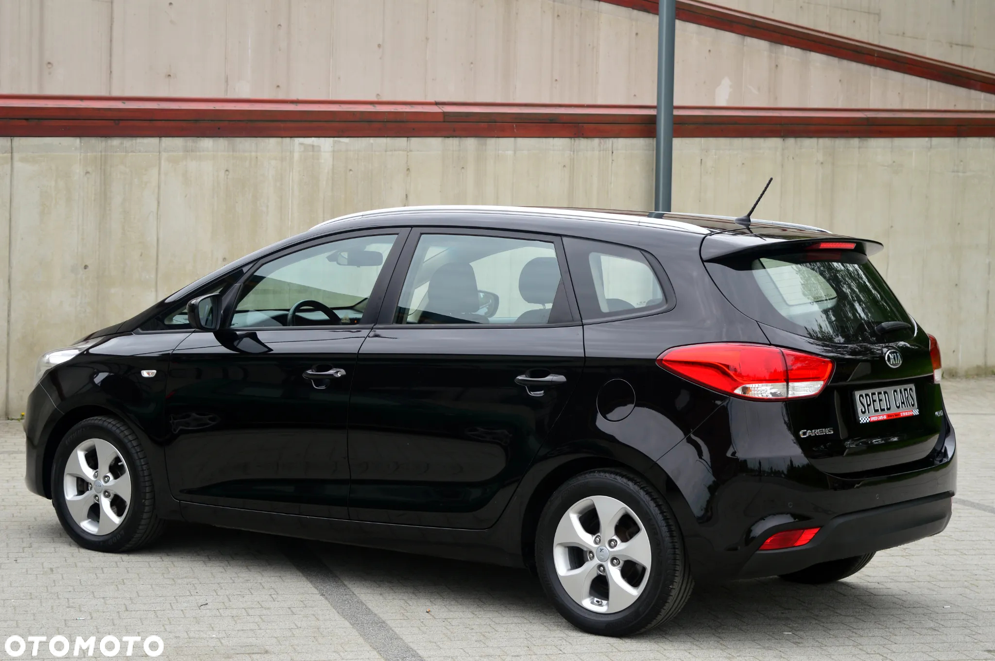 Kia Carens - 6