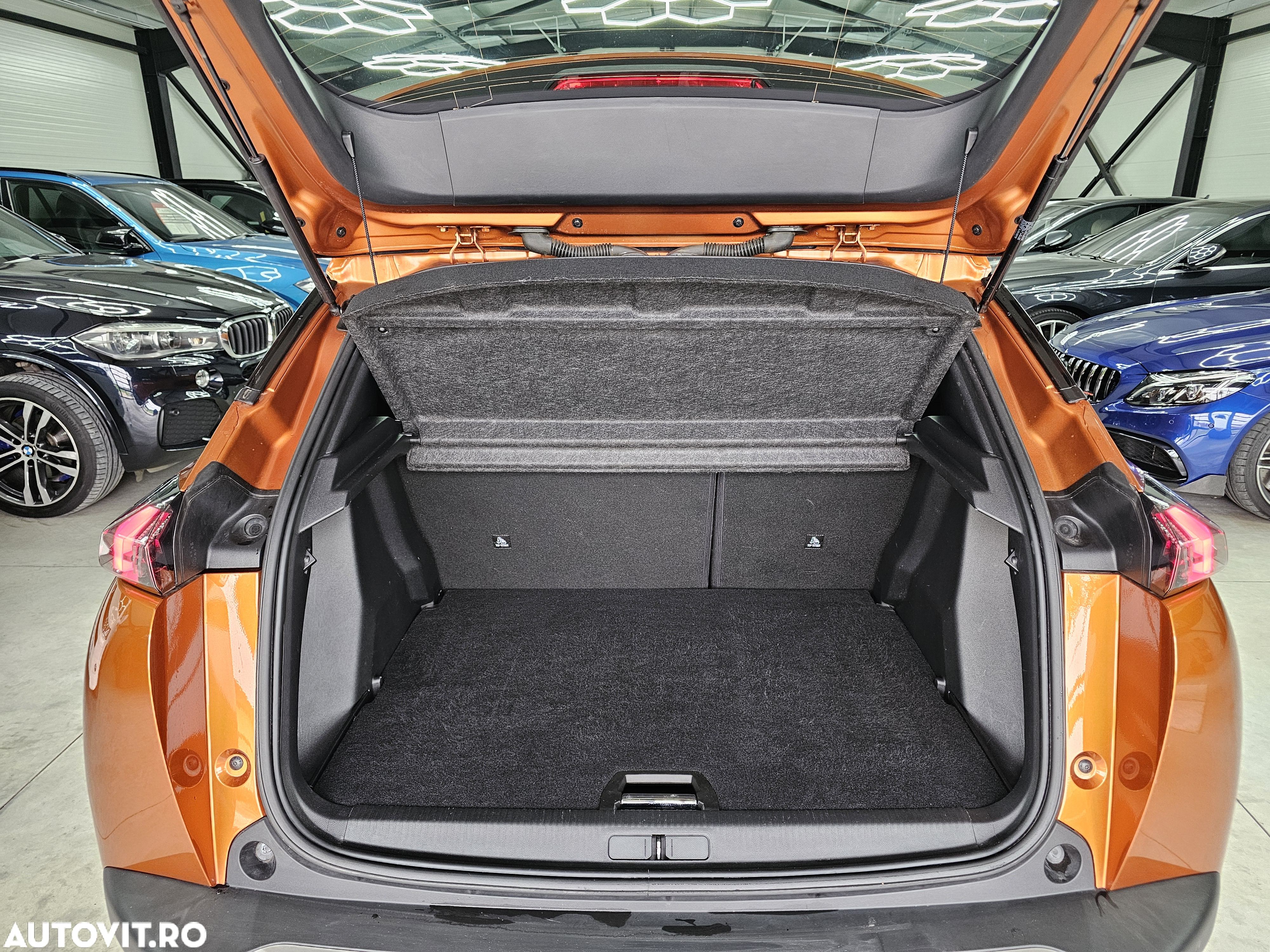 Peugeot 2008 PureTech 130 EAT8 Allure - 38