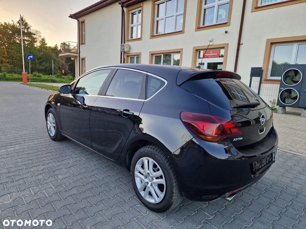 Opel Astra 1.4 T Cosmo S&S - 13