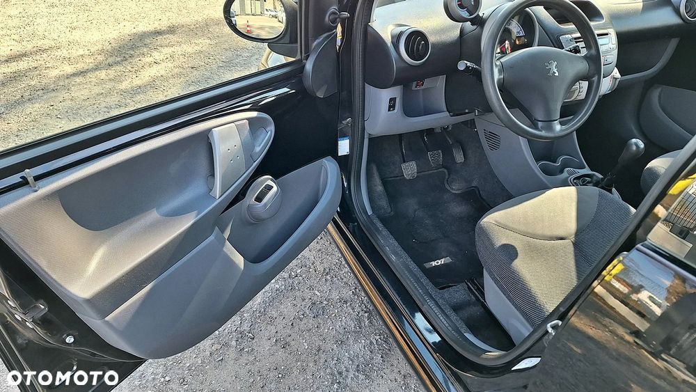 Peugeot 107 - 18