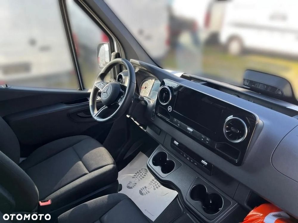 Mercedes-Benz Sprinter - 27