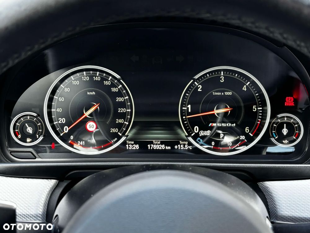 BMW Seria 5 M550d xDrive - 29